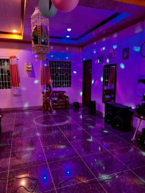 Private villa with Bar & balcony